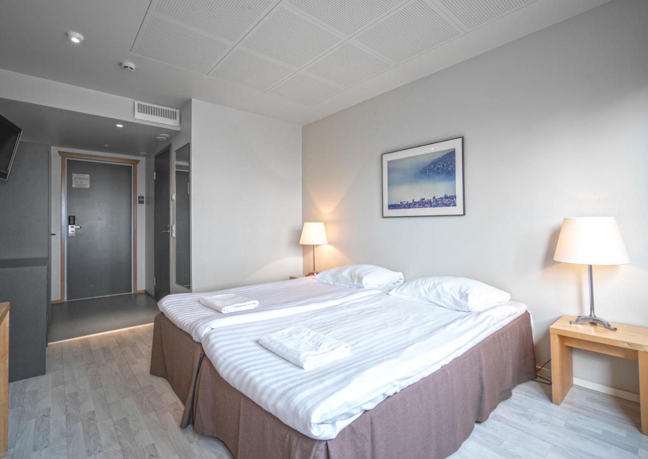 Ski-Inn Hotel Pyhaetunturi Екстер'єр фото